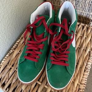Nike SB Blazers Pine - Christmas - rare find